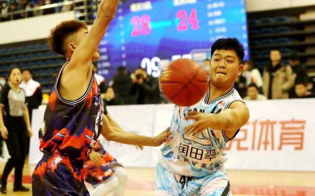 开云体育登录-NBA球星加盟老者篮球联赛，热血奋战