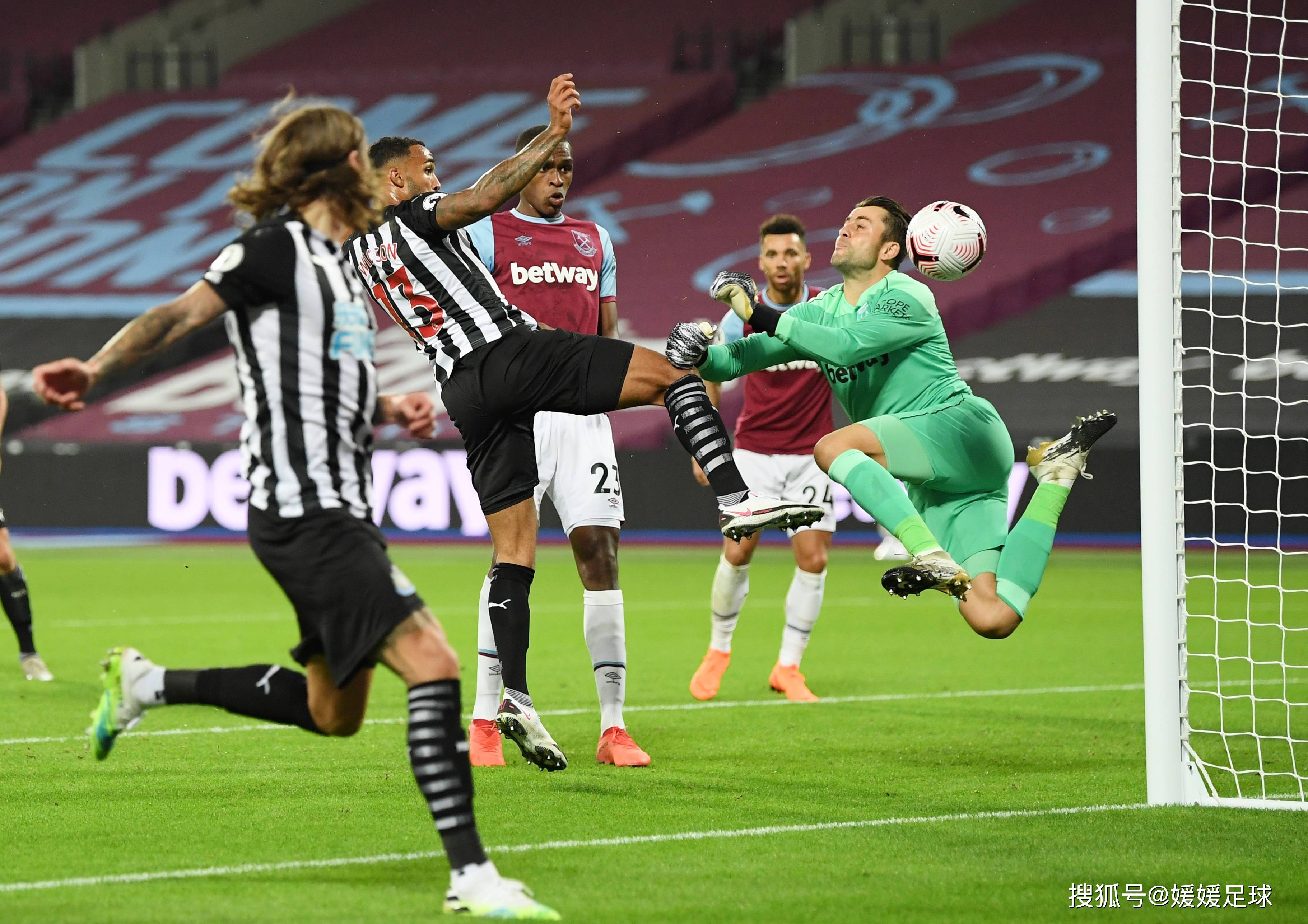 开云体育中国-足球决赛震撼开打,巅峰对决引爆全场