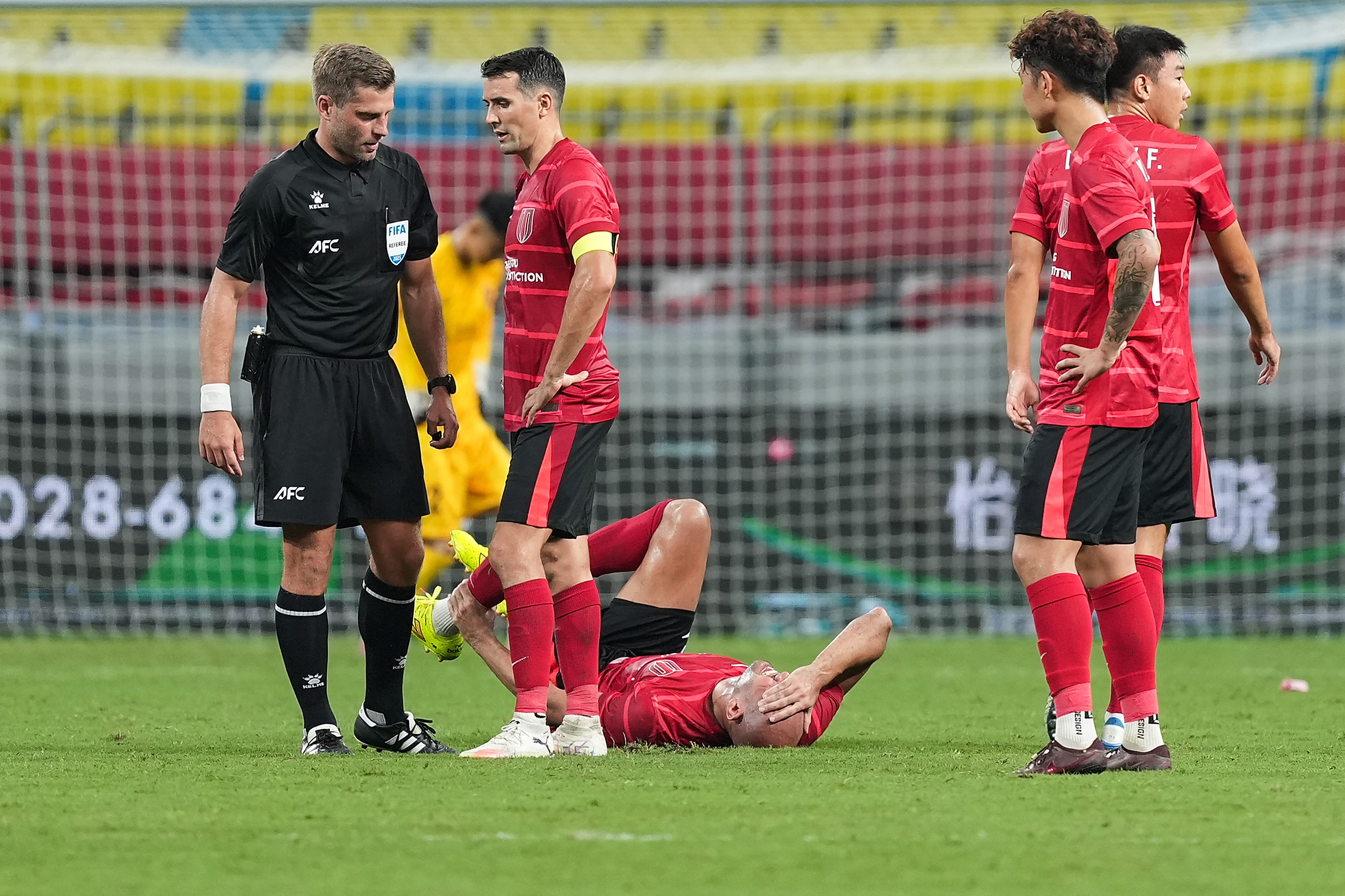 开云体育中国-足球决赛震撼开打,巅峰对决引爆全场