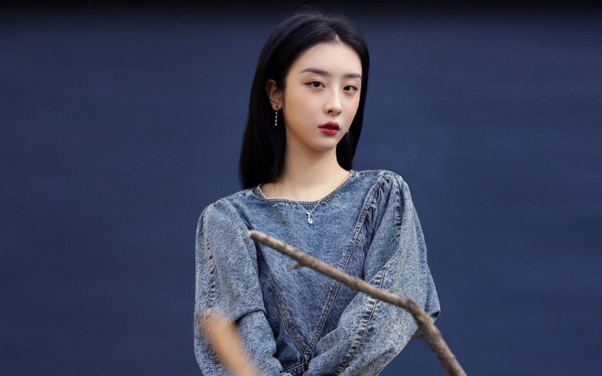 开云体育登录-浴火重生,克莱14秒致命三分,76人强势晋级背后的关键先生哲学