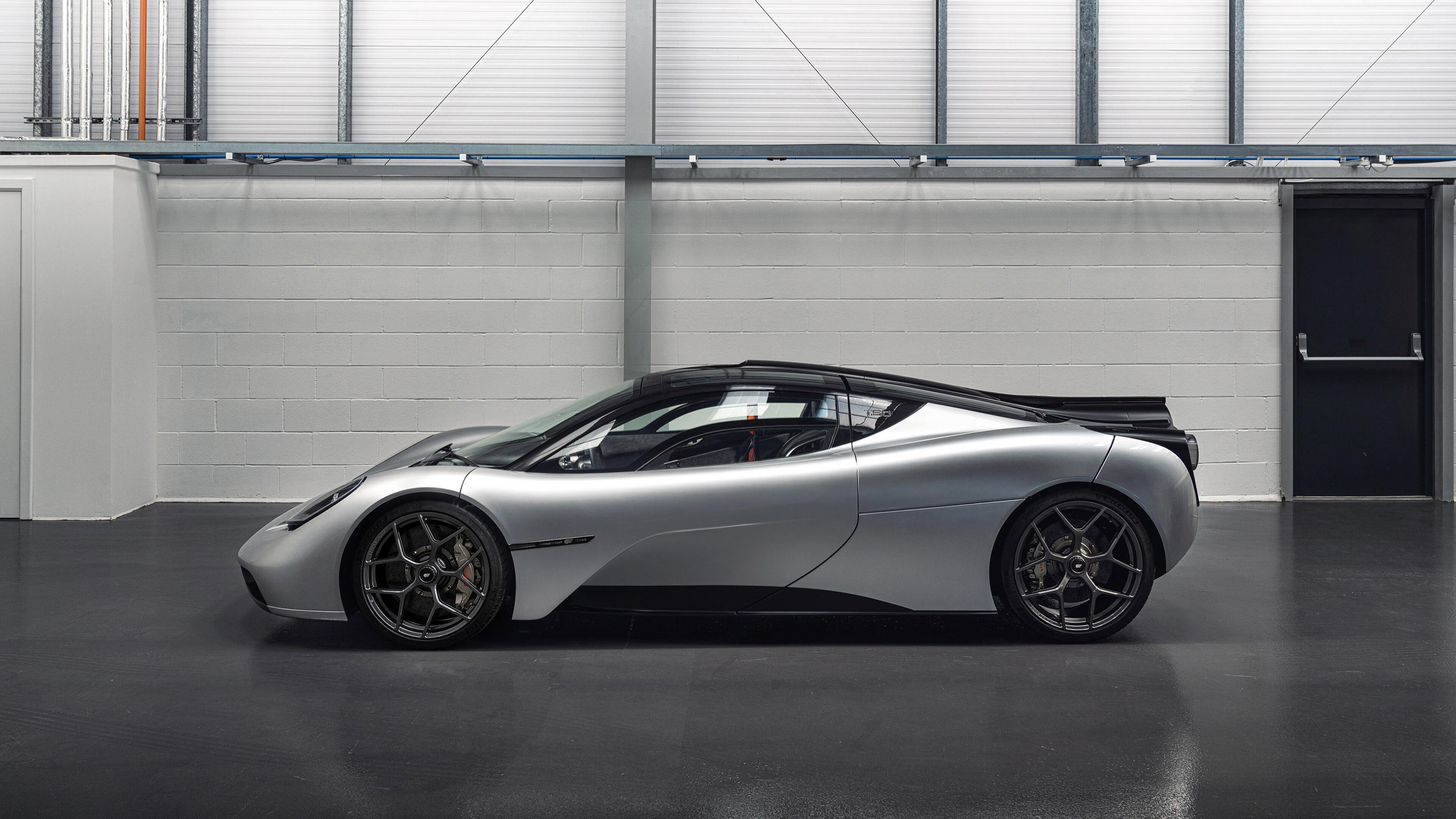 开云APP-卡瓦哈尔冠军级表现定乾坤，皇马卡塔尔鏖战尤文展雄风