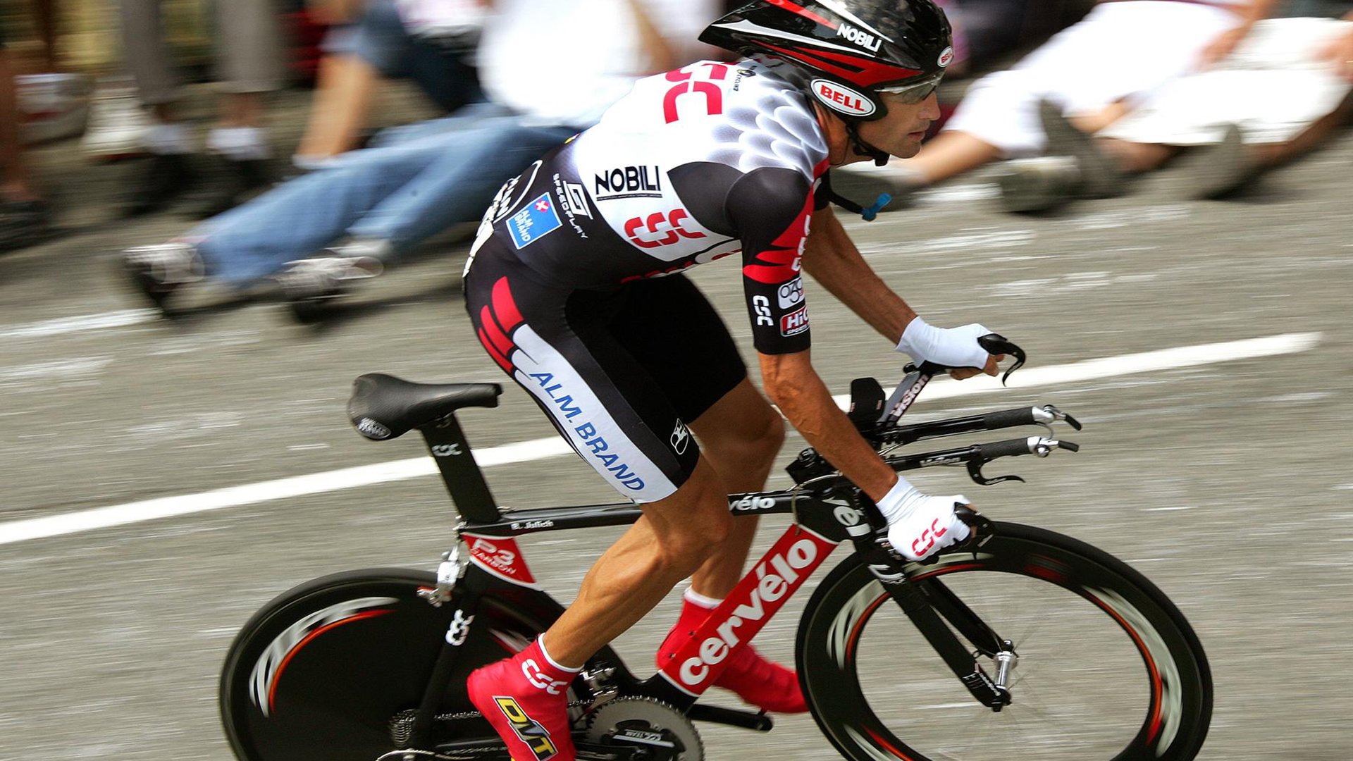 开云体育-烈焰与韵律的对决,F1迈阿密街道焦点战,巴西闪电终结牙买加不死鸟神话